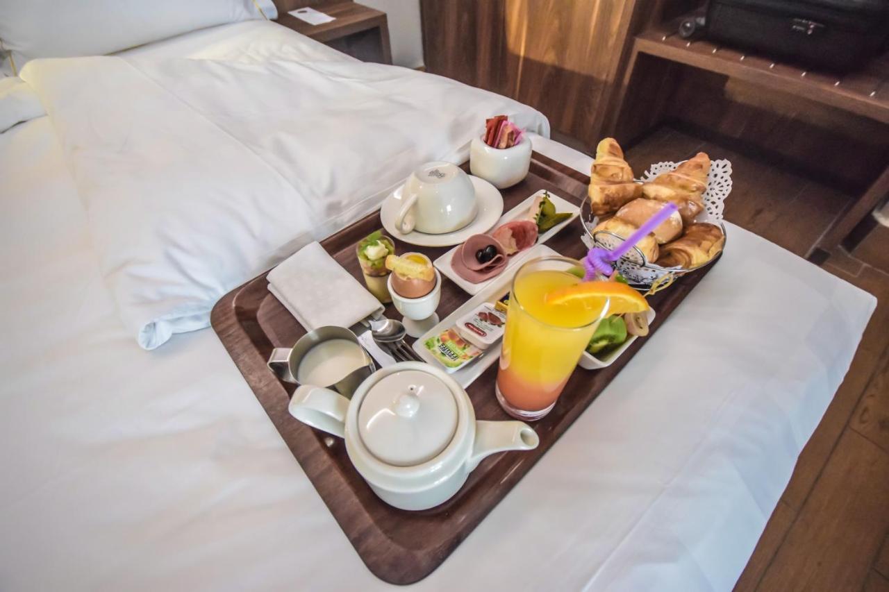 Hotel La Falaise Bonapriso Ντουάλα Εξωτερικό φωτογραφία