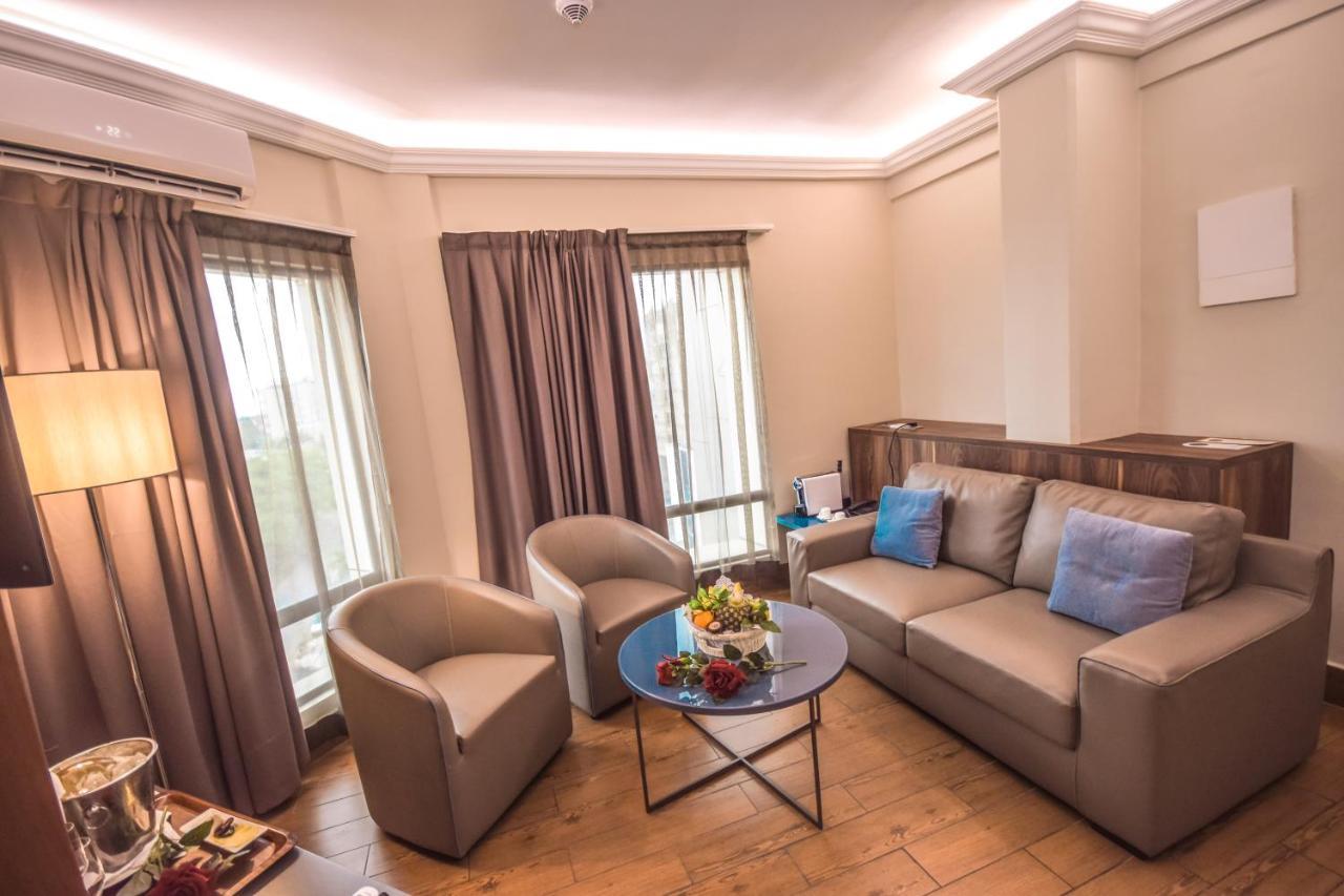 Hotel La Falaise Bonapriso Ντουάλα Εξωτερικό φωτογραφία