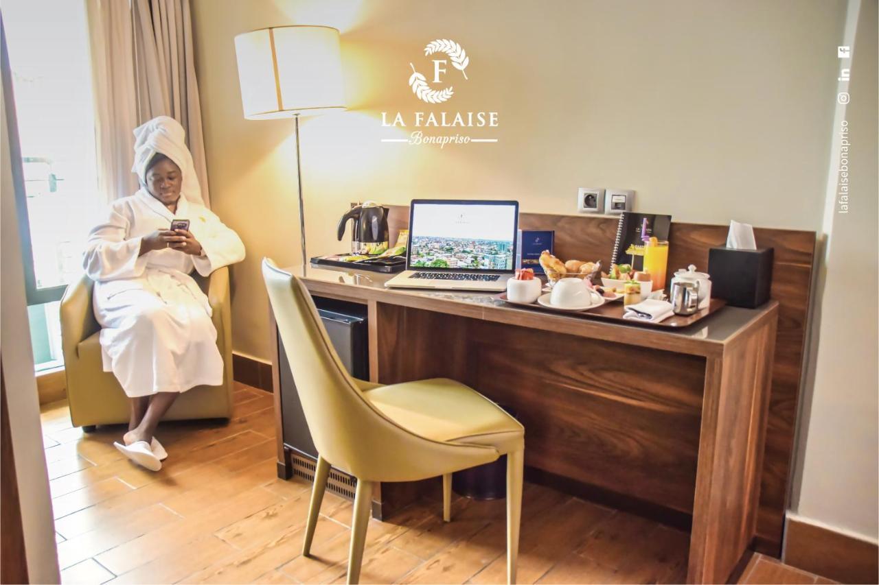 Hotel La Falaise Bonapriso Ντουάλα Εξωτερικό φωτογραφία