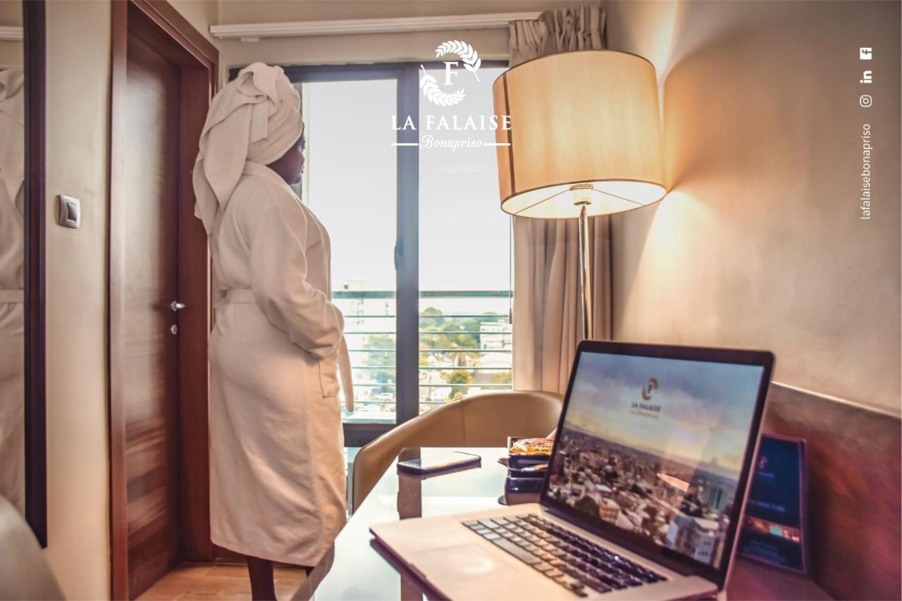 Hotel La Falaise Bonapriso Ντουάλα Εξωτερικό φωτογραφία