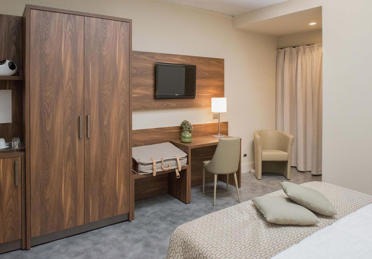 Hotel La Falaise Bonapriso Ντουάλα Εξωτερικό φωτογραφία